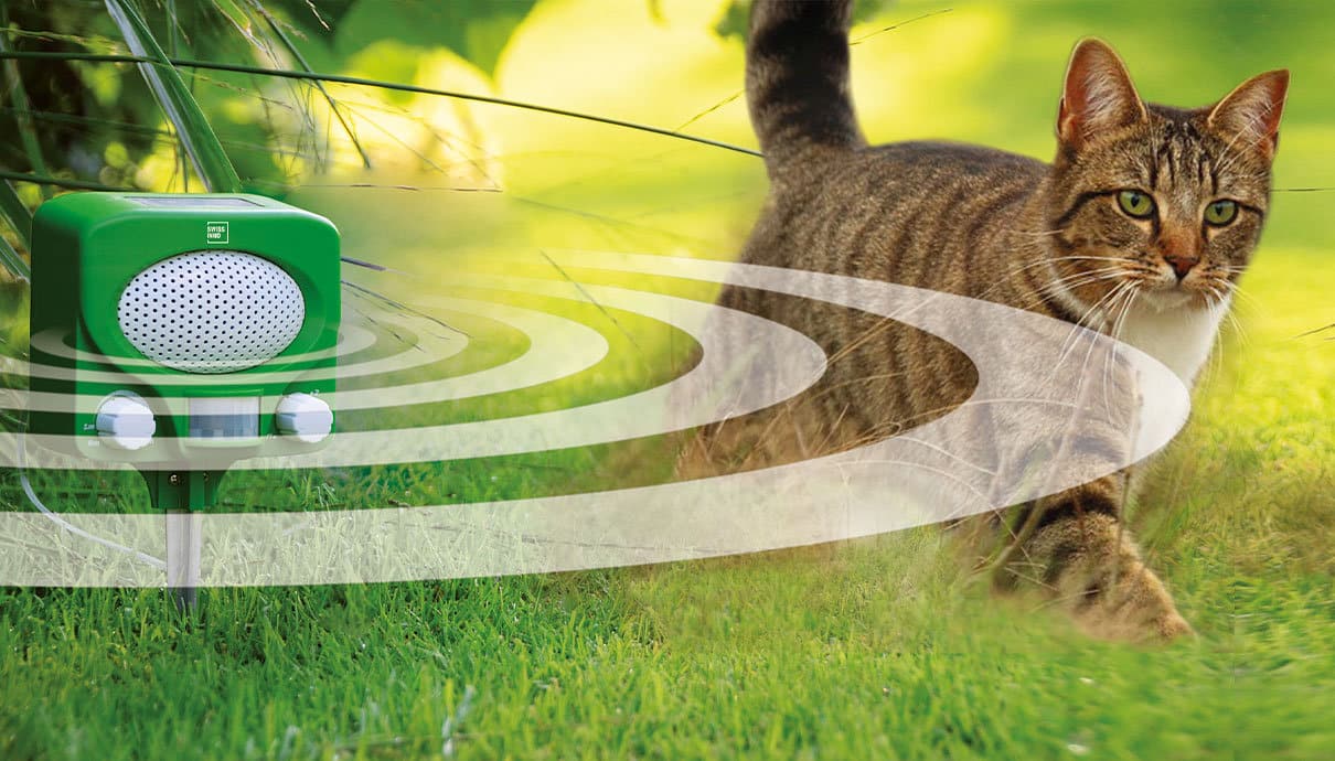 Solárny ultrazvukový odpudzovač zvierat SWISSINNO