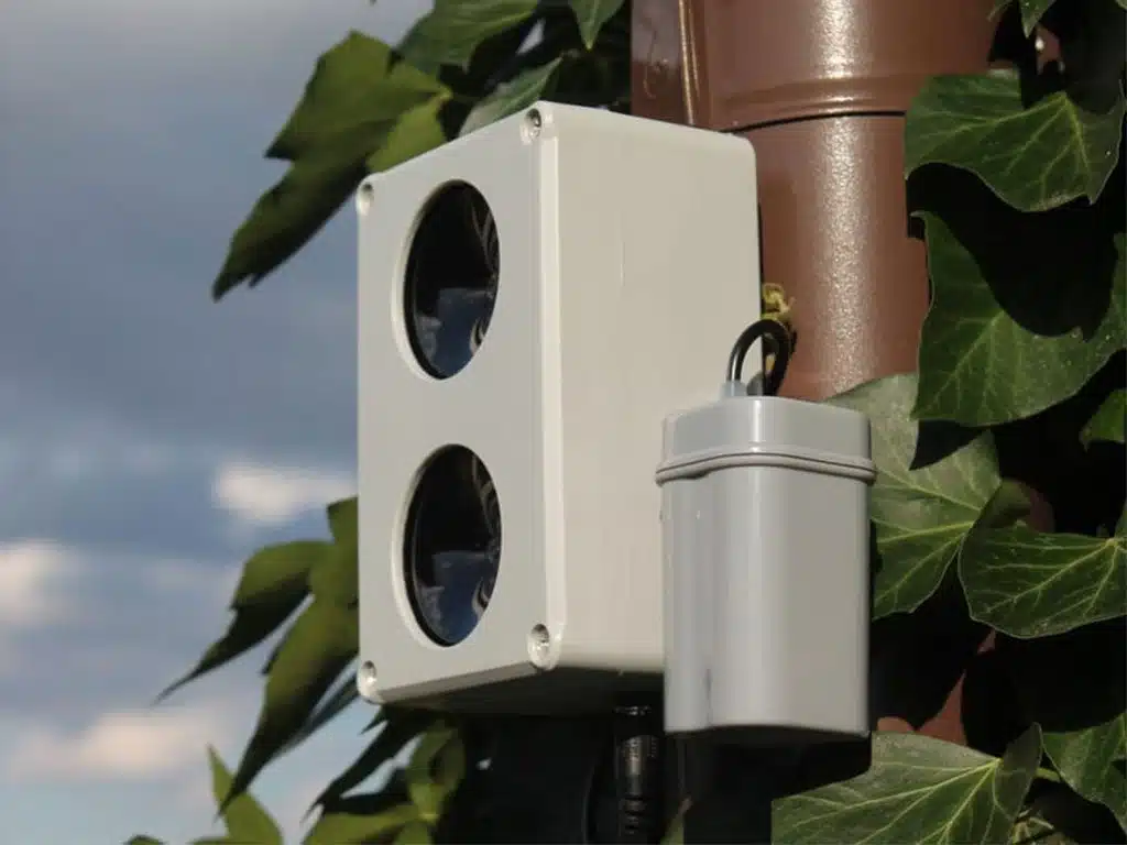 Vodotesný ultrazvukový plašič na kuny, myši a potkany DRAGON ULTRASONIC CH200 – napájanie na batérie 4×AA – Obrázok 6