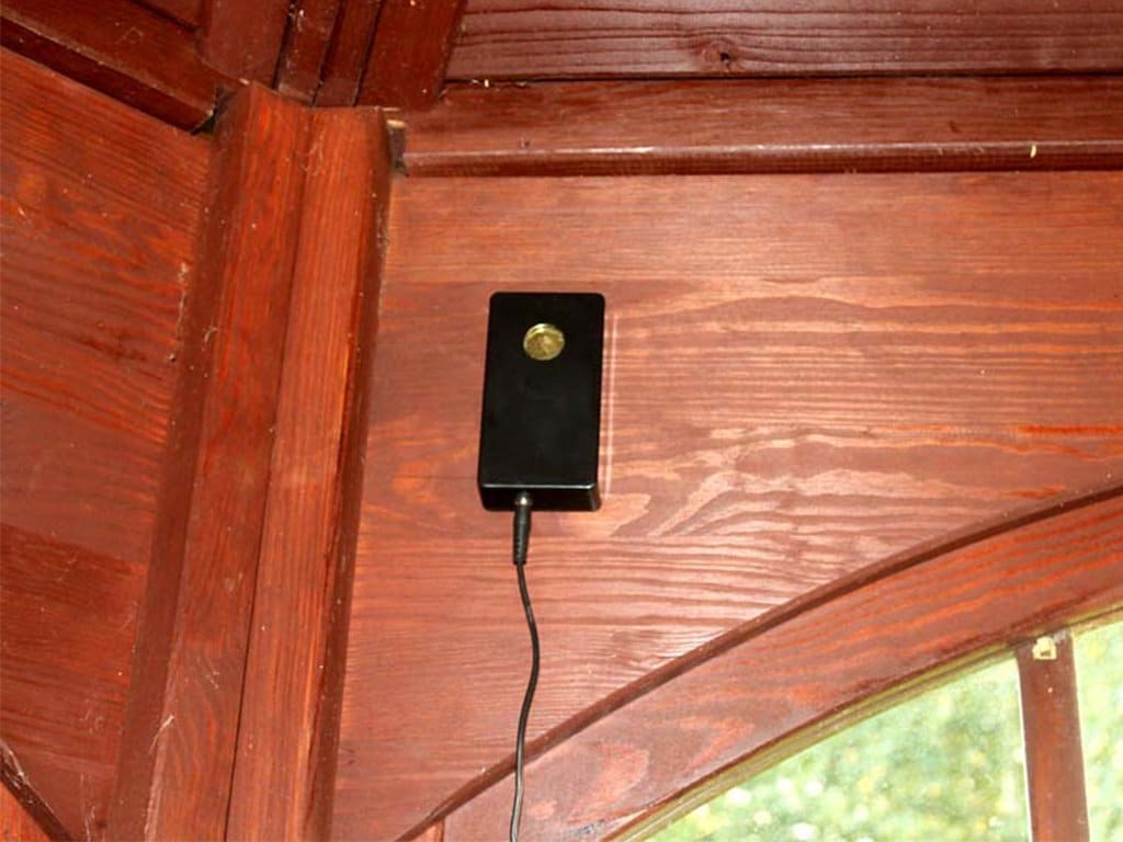 Ultrazvukový plašič na kuny, myši a potkany DRAGON ULTRASONIC B100