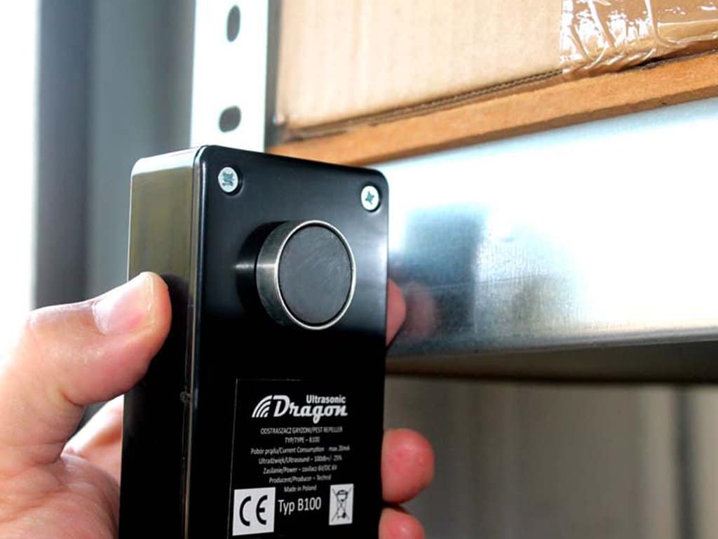 Ultrazvukový plašič na kuny, myši a potkany DRAGON ULTRASONIC B100